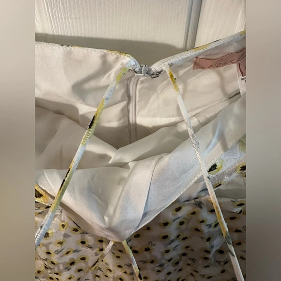 ANTHROPOLOGIE | Hutch | Yellow Motif Ditsy Floral Seaside Romper 4 Halter Shorts - Picture 11 of 16